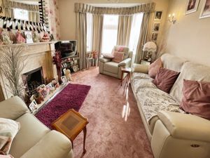 Lounge- click for photo gallery